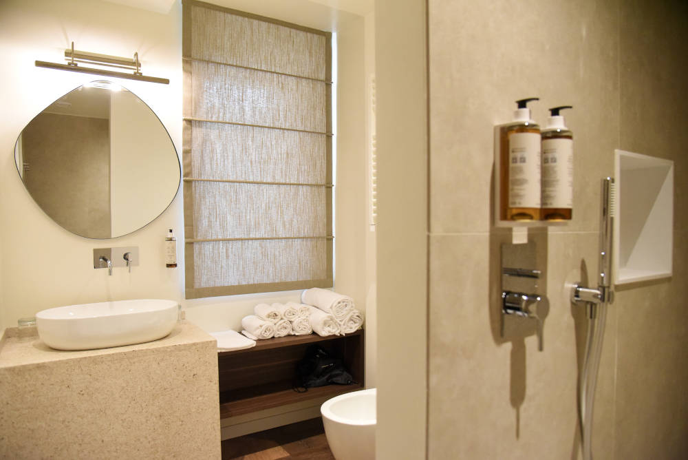 Foto del bagno superior di Tenuta Acquaviva